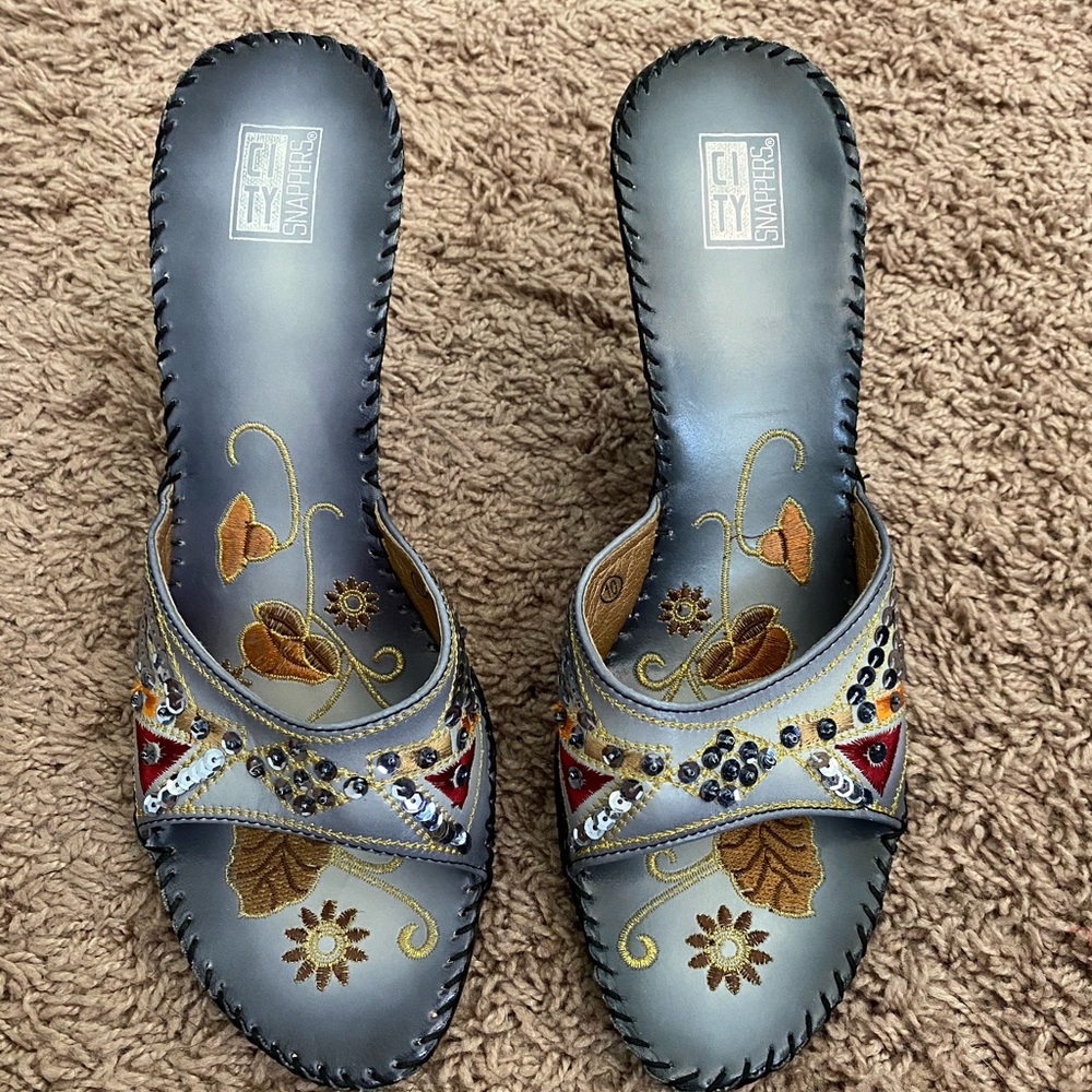 City Snapper sandals